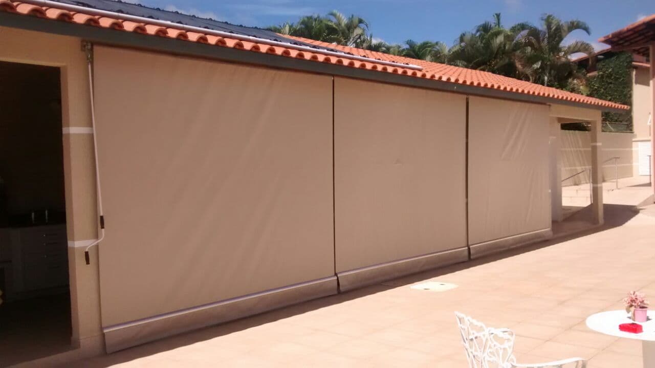 Toldo Cortina Bege em Área de Lazer - Luna Toldos Anápolis