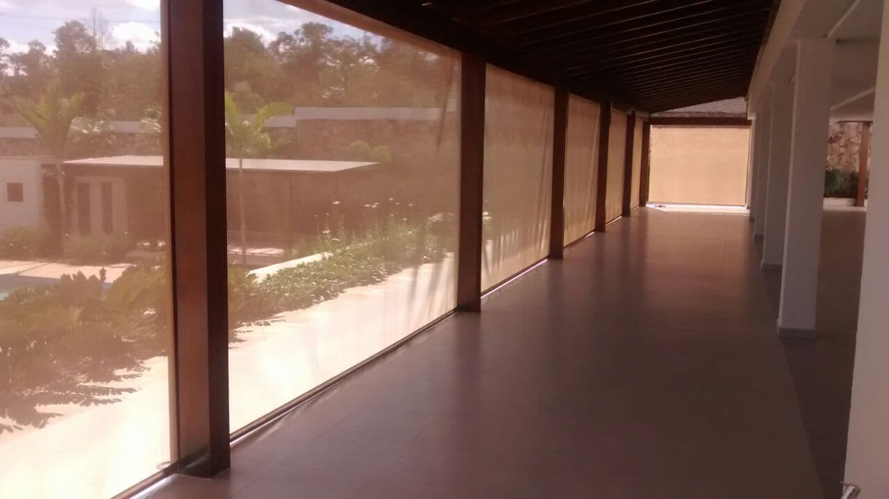 Toldo Cortina em Varanda Fechada - Luna Toldos Anápolis