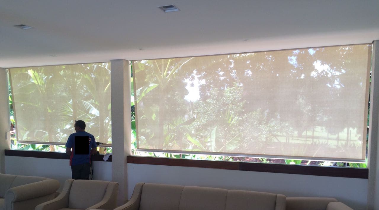Toldo Cortina Tela Screen em Sala de Espera - Luna Toldos Anápolis